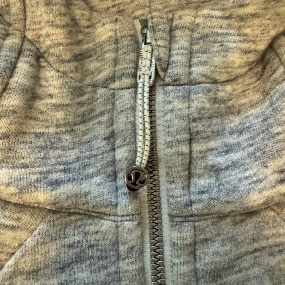 Lululemon Scuba Zip up Jacket, Grey Color, Never Worn, Size 4